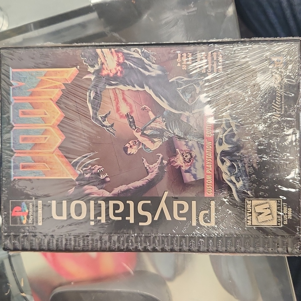 DOOM LONG BOX☆☆☆ COLLECTABLE